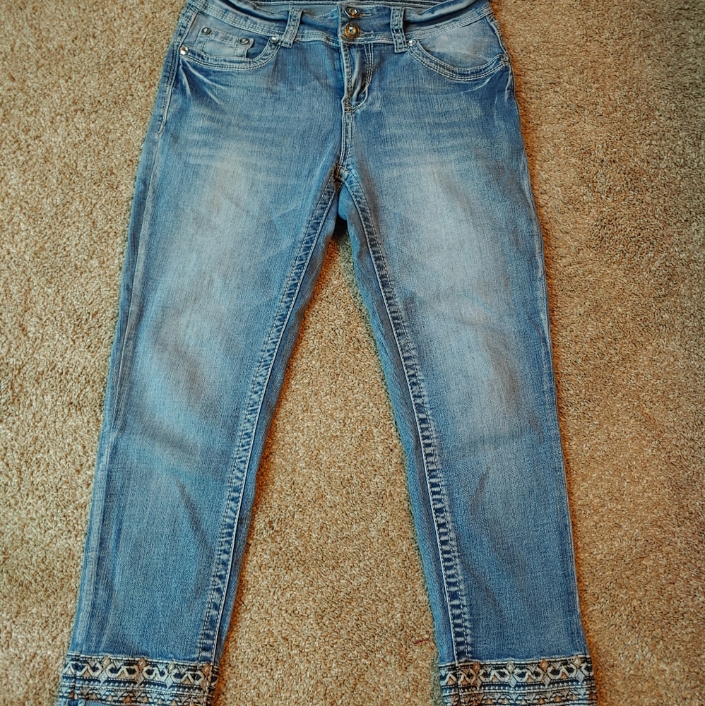 Wallflower Capris
